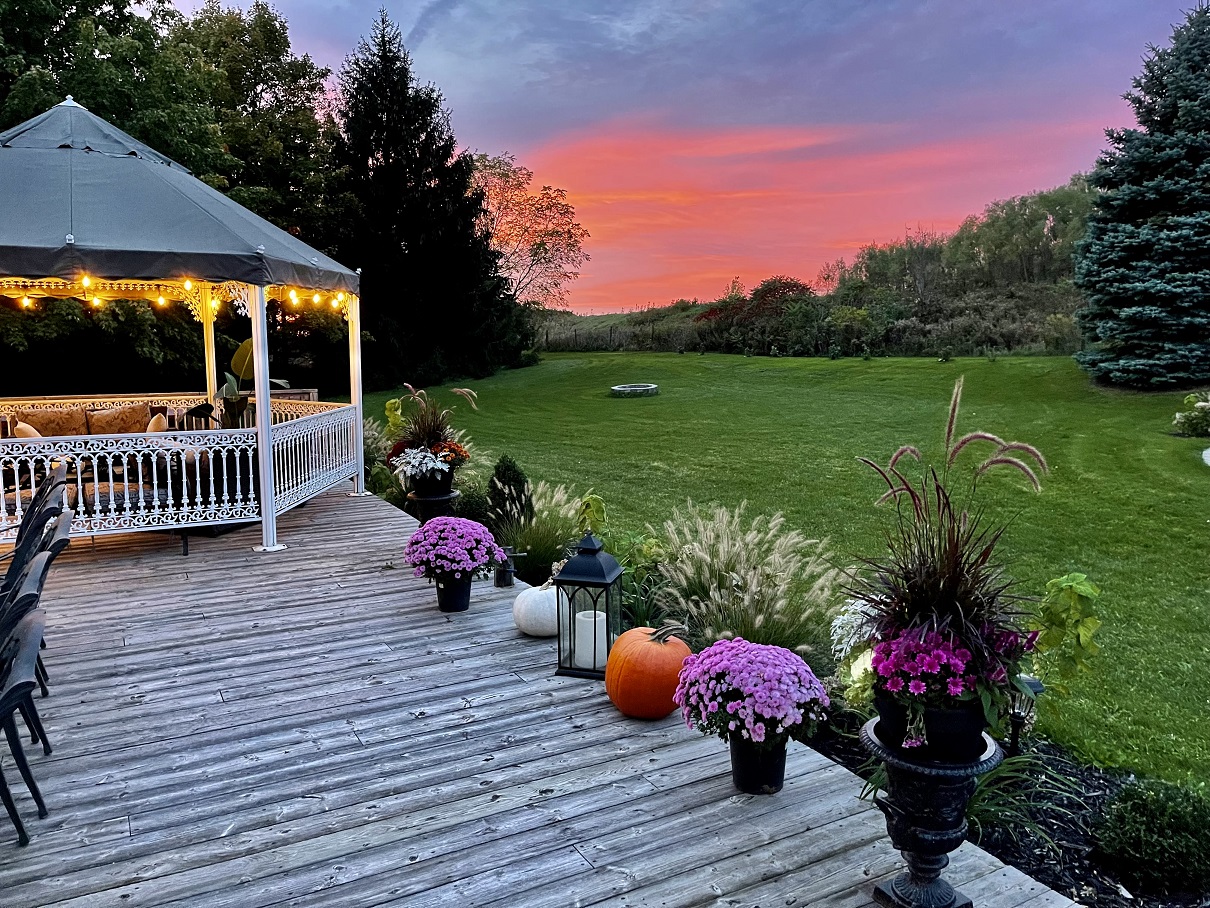 luxury vacation homes Southern Ontario